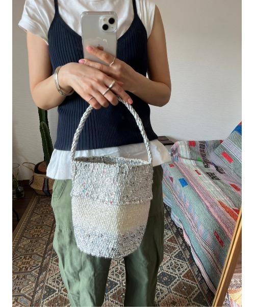 BLACK BY MOUSSY(ブラックバイマウジー)の「2tone plastic sisal bag(2トーンプラスチックサイザルバック)(かごバッグ・レディース・シルバー/ゴールド・FREE)」の3枚目の写真