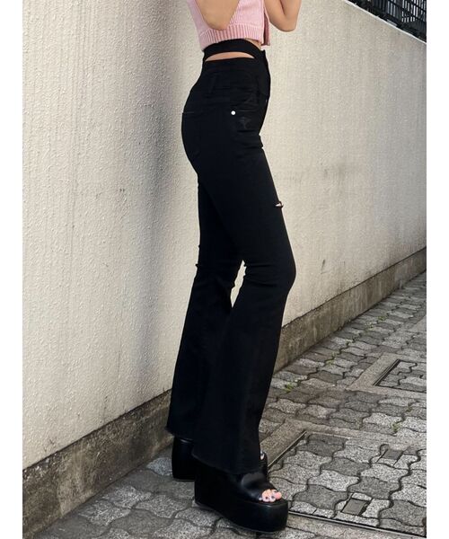 EMODA（エモダ）の「サイドオープンハイウエストフレアジーンズ（デニムパンツ・レディース・ブラック/グレー/ブルー・X-SMALL/SMALL/MEDIUM）」の12枚目の写真