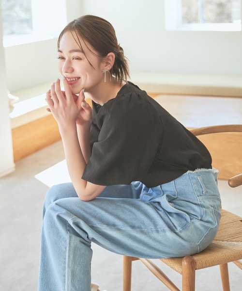 mysty woman（ミスティウーマン）の「［追加1］【WEB限定】フンワリパフスリーブブラウス　119296（シャツ/ブラウス・レディース・ブラック/アイボリー/グレイッシュブルー/ピンク・FREE）」の19枚目の写真