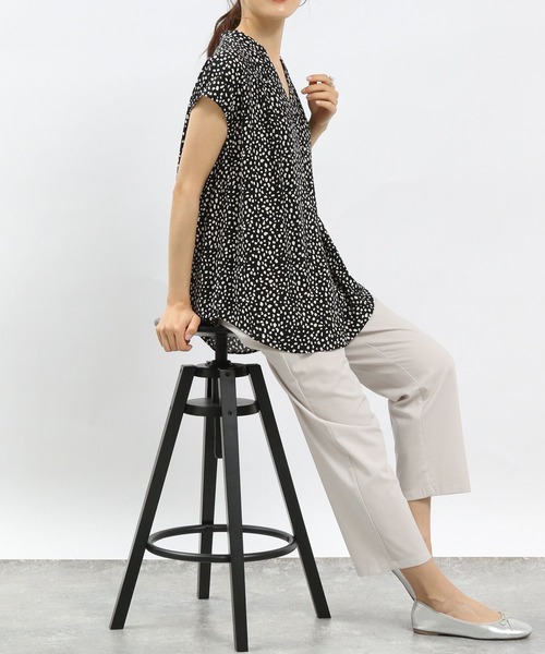 GLOBAL WORK Smile Seed Store（グローバルワーク スマイルシードストア）の「ライトTRストレッチタックテーパード/180924（その他パンツ・レディース・ブラック/グレー/杢グレー/ネイビー/ライトグレー・LARGE/MEDIUM/SMALL/X-LARGE）」の15枚目の写真