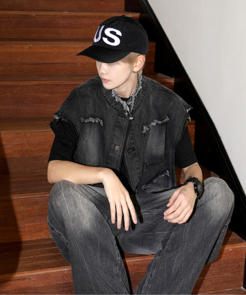 neos(ネオス)の「【neos】ルーズシルエット ビンテージウォッシュ フリンジ ノーカラー デニム ベスト(ベスト・メンズ・ブルー系その他/ブラック/サックスブルー・MEDIUM/LARGE/X-LARGE)」の8枚目の写真