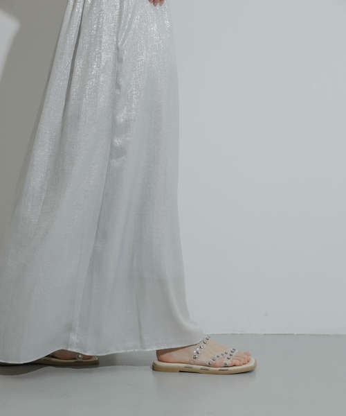 SENSE OF PLACE by URBAN RESEARCH(センスオブプレイスバイアーバンリサーチ)の「ハクプリントフレアスカート(スカート・レディース・チャコールグレー/ゴールド/シルバー/ブルー・MEDIUM/SMALL/TALL)」の5枚目の写真