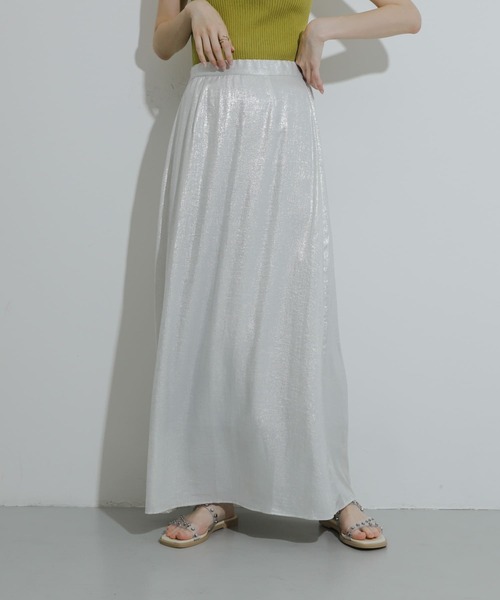 SENSE OF PLACE by URBAN RESEARCH(センスオブプレイスバイアーバンリサーチ)の「ハクプリントフレアスカート(スカート・レディース・チャコールグレー/ゴールド/シルバー/ブルー・MEDIUM/SMALL/TALL)」の7枚目の写真