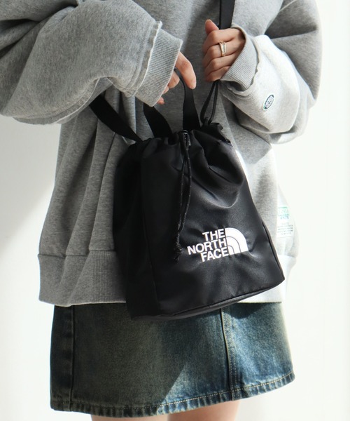 THE NORTH FACE（ザノースフェイス）の「【THE NORTH FACE/ザノースフェイス】WL BUCKET BAG MINI/ホワイトレーベル バケットバッグ ミニ（ショルダーバッグ・メンズ・クリーム/ブラック・FREE）」の17枚目の写真