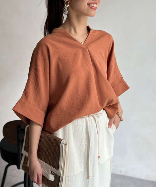 Chez toi(シェトワ)の「リネンタッチ袖ターンバックブラウス(シャツ/ブラウス・レディース・オレンジ/サックスブルー/オフホワイト/チャコールグレー・FREE)」の12枚目の写真