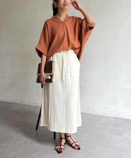 Chez toi(シェトワ)の「リネンタッチ袖ターンバックブラウス(シャツ/ブラウス・レディース・オレンジ/サックスブルー/オフホワイト/チャコールグレー・FREE)」の7枚目の写真