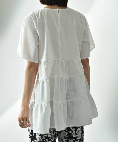 INTERPLANET（インタープラネット）の「麻調シアーティアードブラウス（シャツ/ブラウス・レディース・ブラック/オフホワイト・FREE）」の11枚目の写真