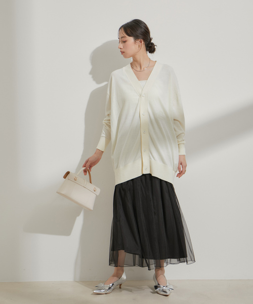 THEATRE PRODUCTS(シアタープロダクツ)の「【THEATRE PRODUCTS】コットンハイゲージロゴ刺繍ニットカーディガン【セットアップ対応】【WEB限定】(カーディガン/ボレロ・レディース・グレー/キナリ/ブラック・FREE)」の8枚目の写真