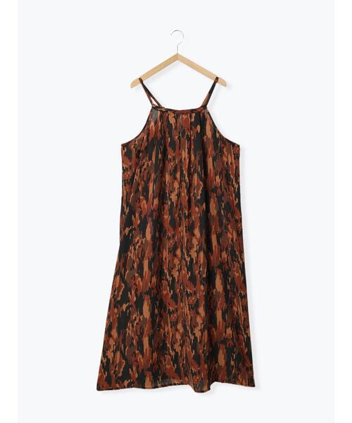 Samansa Mos2 blue（サマンサモスモスブルー）の「楊柳プリントタックキャミワンピース（ワンピース・レディース・ベージュ/ブラック/ネイビー・F）」の8枚目の写真