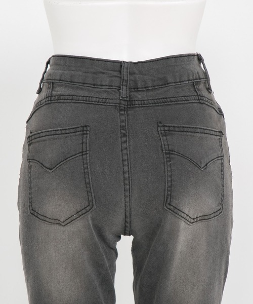 Diable baiser(ディアブルベーゼ)の「脇フリンジフレアデニムパンツ(デニムパンツ・レディース・ブラック・SMALL/MEDIUM/LARGE/X-LARGE/XX-LARGE)」の6枚目の写真