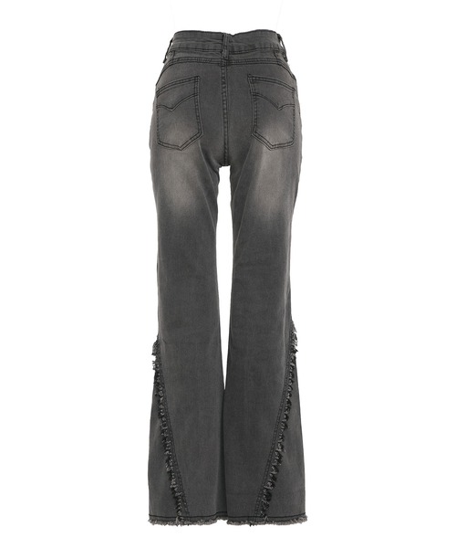 Diable baiser(ディアブルベーゼ)の「脇フリンジフレアデニムパンツ(デニムパンツ・レディース・ブラック・SMALL/MEDIUM/LARGE/X-LARGE/XX-LARGE)」の11枚目の写真