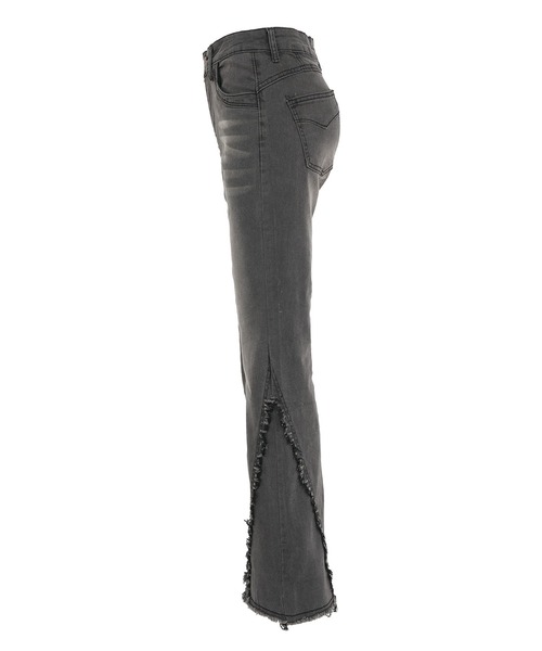 Diable baiser(ディアブルベーゼ)の「脇フリンジフレアデニムパンツ(デニムパンツ・レディース・ブラック・SMALL/MEDIUM/LARGE/X-LARGE/XX-LARGE)」の12枚目の写真