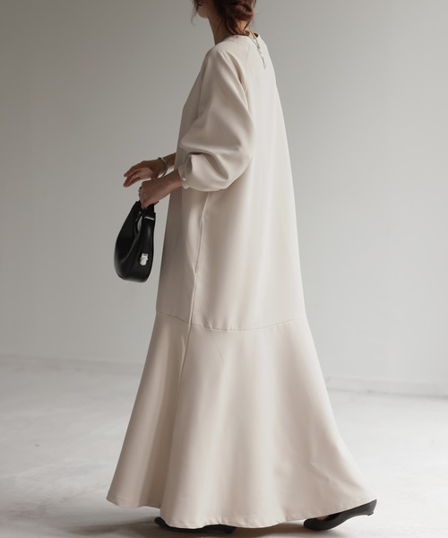 HUG.U（ハグユー）の「パールワンピース（ワンピース・レディース・モカ/ブラック/カーキ/アイボリー・FREE）」の2枚目の写真