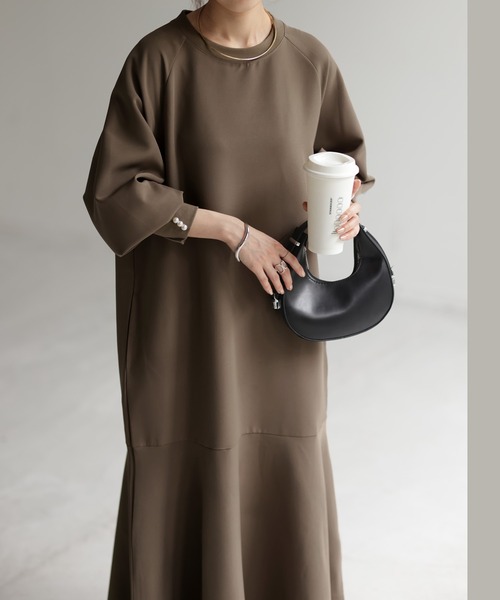 HUG.U（ハグユー）の「パールワンピース（ワンピース・レディース・モカ/ブラック/カーキ/アイボリー・FREE）」の16枚目の写真