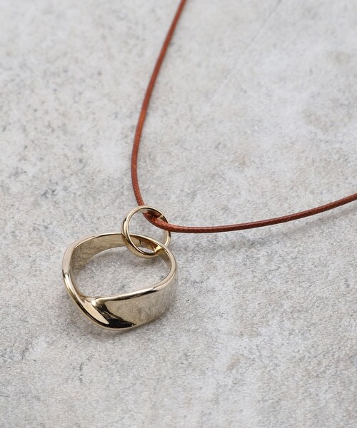 SHOO・LA・RUE（シューラルー）の「◆ツイストリング紐ネックレス（ネックレス・レディース・シルバー/ブロンズ/ゴールド・00）」の5枚目の写真