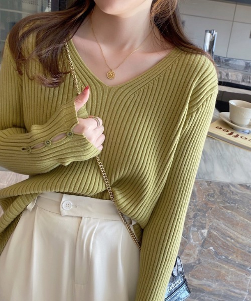 ABITOKYO(アビトーキョー)の「袖ボタンVネックリブニットトップス(ニット/セーター・レディース・グリーン/モカ/アイボリー/カーキ/ブラック・FREE)」の15枚目の写真