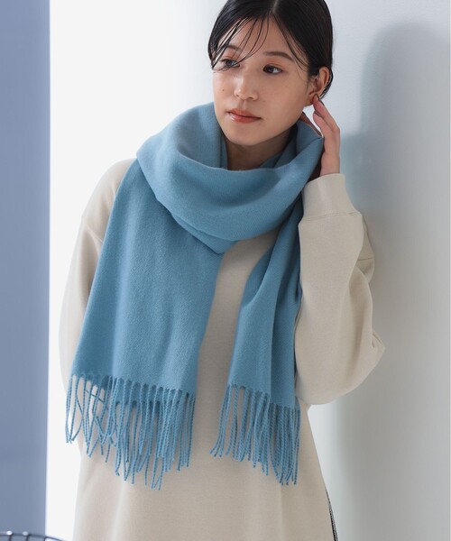 B:MING by BEAMS（ビーミングバイビームス）の「カラー ソリッド ストール（マフラー・レディース・イエロー/ネイビー/ホワイト系その他5/サックスブルー・ONE SIZE）」の4枚目の写真