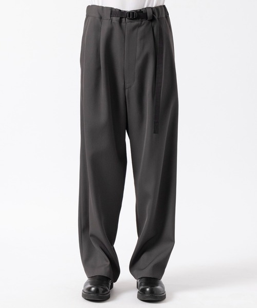 UJOH(ウジョー)の「【UJOH HOMME / ウジョーオム】Tape-Belt 1 Tuck Pants(スラックス・メンズ・ネイビー/グレー・4/3/5)」の12枚目の写真