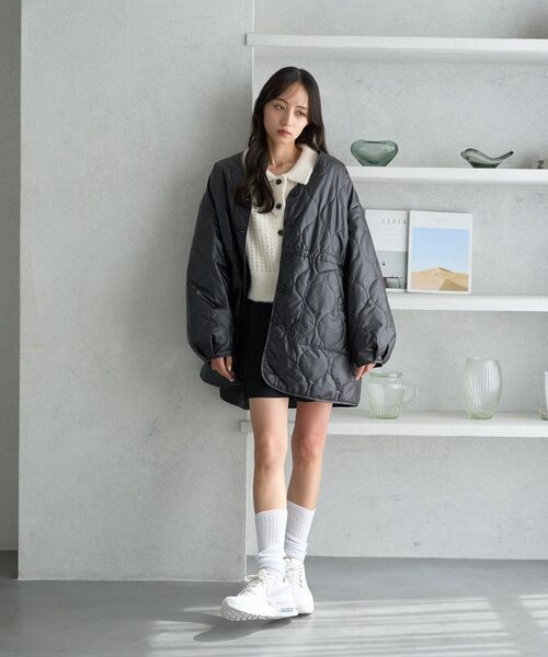 earth music&ecology（アースミュージックアンドエコロジー）の「キルティングハーフコート（ノーカラージャケット・レディース・アイボリー/ブラック/ベージュ・FREE）」の14枚目の写真