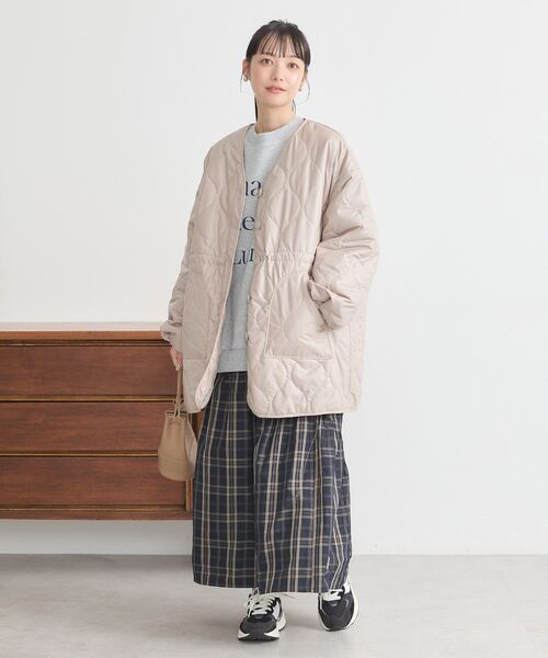 earth music&ecology（アースミュージックアンドエコロジー）の「キルティングハーフコート（ノーカラージャケット・レディース・アイボリー/ブラック/ベージュ・FREE）」の20枚目の写真