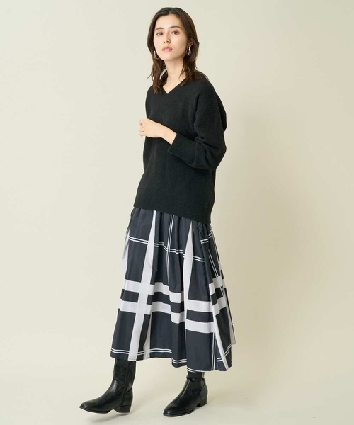 a.v.v(アーヴェヴェ)の「バックストレッチロングブーツ(ブーツ・レディース・ブラック/ブラウン・23.5/24.5)」の5枚目の写真