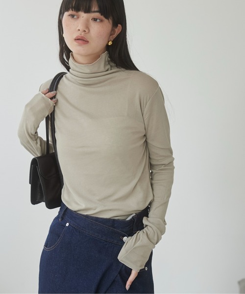 ANGIE(アンジー)の「タートルネック 長袖 シアートップス(Tシャツ/カットソー・レディース・ベージュ/オフホワイト/ブラック/ライトグレー/チャコールグレー・FREE)」の11枚目の写真