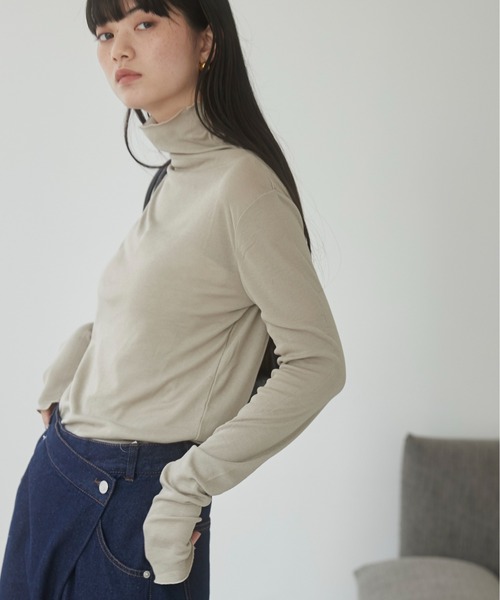 ANGIE(アンジー)の「タートルネック 長袖 シアートップス(Tシャツ/カットソー・レディース・ベージュ/オフホワイト/ブラック/ライトグレー/チャコールグレー・FREE)」の12枚目の写真