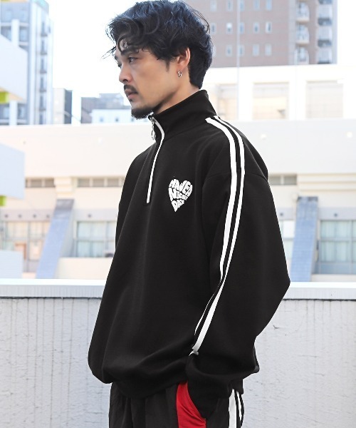 LUXSTYLE（ラグスタイル）の「裏起毛ハートロゴ発泡プリントハーフジップトレーナー（スウェット・メンズ・ブラック/ホワイト・M/L）」の6枚目の写真