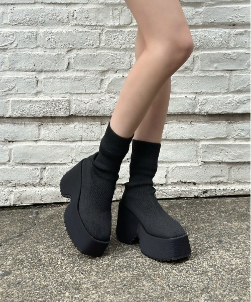 Silly(シリー)の「【韓国ファッション◎美脚効果も♪】ストレッチソックスブーツ(ブーツ・レディース・ブラック/その他・LARGE/MEDIUM/SMALL)」の18枚目の写真