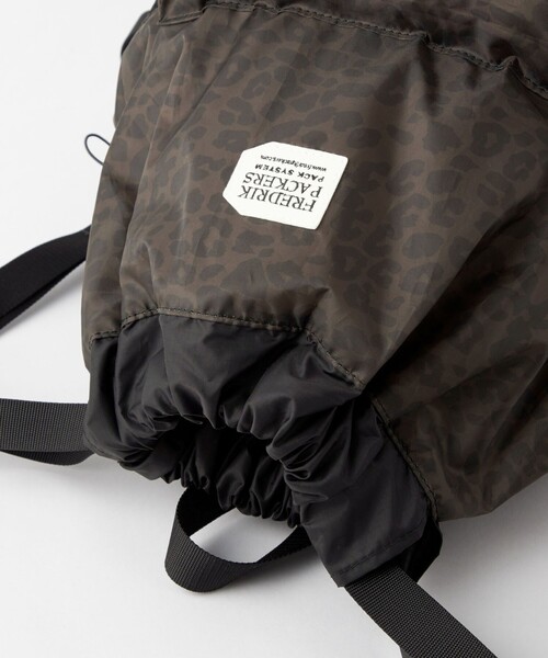 FREDRIK PACKERS(フレドリックパッカーズ)の「【別注】<FREDRIK PACKERS>バックパック / ショルダーバッグ(バックパック/リュック・レディース・ベージュ/その他1/ブラック・FREE)」の16枚目の写真