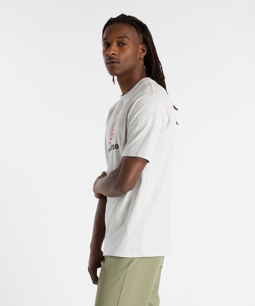NEW BALANCE（ニューバランス）の「Athletics ロゴ ショートスリーブTシャツ（Tシャツ/カットソー・メンズ・ヘザーグレー/ブラック・XX-LARGE/X-LARGE/LARGE/MEDIUM/SMALL）」の9枚目の写真