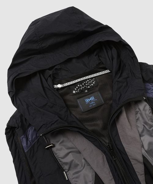 ANREALAGE(アンリアレイジ)の「WINDBREAKER PANEL VEST(ダウンベスト・メンズ・ベージュ/ブラック・48/46)」の4枚目の写真