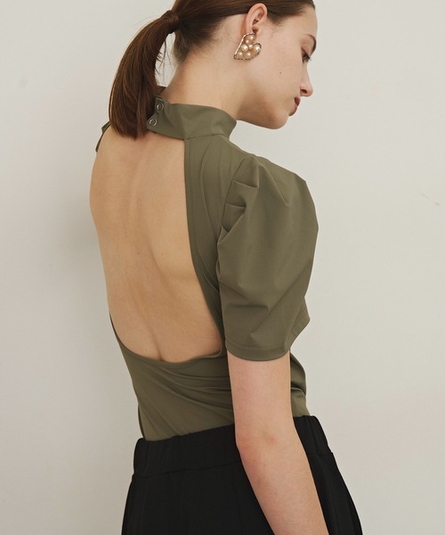 VIOLETTA（ヴィオレッタ）の「カップ付きバックシャンボディスーツ（Tシャツ/カットソー・レディース・ブラック/カーキ・FREE）」の2枚目の写真