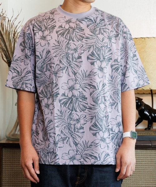 MAKE YOUR DAY(メイクユアデイ)の「ハイビスカス総柄半袖Tシャツ■パパサイズ(Tシャツ/カットソー・メンズ・ベージュ/パープル・L/M)」の1枚目の写真