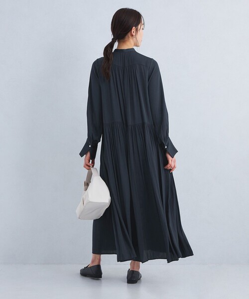 green label relaxing（グリーンレーベルリラクシング）の「キリカエ ギャザー ワンピース 2（ワンピース・レディース・ライム/ネイビー/ベージュ・FREE）」の12枚目の写真