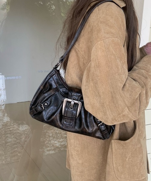 Ritzy（リッツィー）の「バックルデザイン PUショルダーバッグ　Y2K（ショルダーバッグ・レディース・ブラック/ダークブラウン系・FREE）」の5枚目の写真