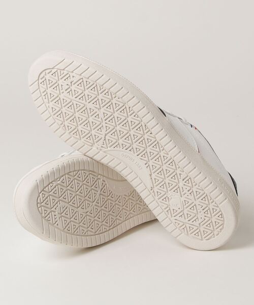 le coq sportif（ルコックスポルティフ）の「LCS シャトー III  /  LCS CHATEAU III（スニーカー・メンズ・ホワイト×ネイビー/ホワイト×グレー・23.0cm/24.0cm/25.0cm/26.0cm/27.0cm/23.5cm/24.5cm/25.5cm/26.5cm/27.5cm/28.0cm/22.5cm）」の4枚目の写真