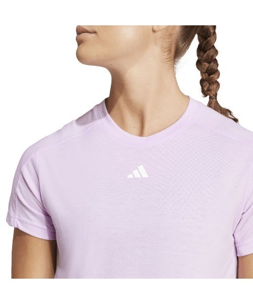 adidas(アディダス)の「アディダス adidas AEROREADY トレイン エッセンシャルズ ミニマル ロゴ クルーネック半袖Tシャツ(Tシャツ/カットソー・レディース・ブラック/ホワイト/ライラック・S/M/L)」の5枚目の写真