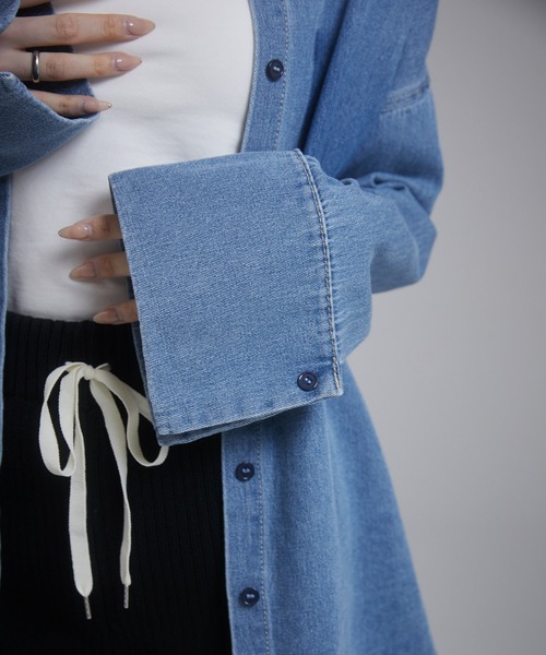 ENVYM（アンビー）の「ビックカフスオーバーサイズデニムシャツ（シャツ/ブラウス・レディース・ブルー/ブラック・FREE）」の20枚目の写真