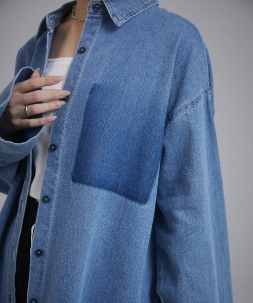 ENVYM（アンビー）の「ビックカフスオーバーサイズデニムシャツ（シャツ/ブラウス・レディース・ブルー/ブラック・FREE）」の21枚目の写真