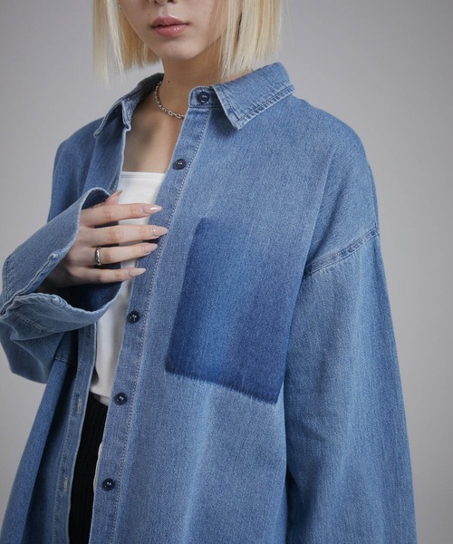 ENVYM（アンビー）の「ビックカフスオーバーサイズデニムシャツ（シャツ/ブラウス・レディース・ブルー/ブラック・FREE）」の22枚目の写真