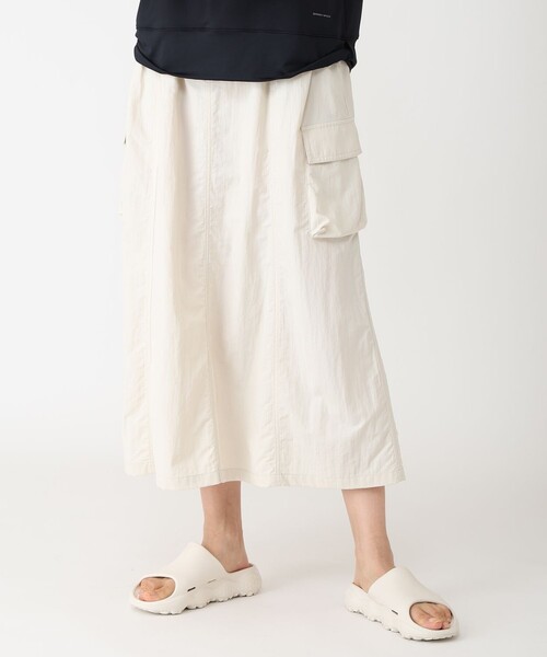 Columbia(コロンビア)の「Columbia/ウィメンズジプシーバーズ スカート/コロンビア/UVカット/撥水/カーゴスカート(スカート・レディース・オレンジ/オフホワイト/ブラック・XL/L/M/S)」の2枚目の写真