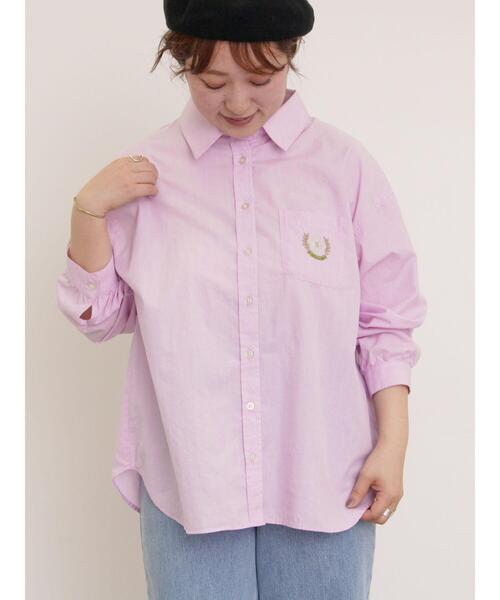 Samansa Mos2（サマンサ モスモス）の「ワッペン風刺繍入りシャツ（シャツ/ブラウス・レディース・ブルー/オフホワイト/イエロー/ピンク・F）」の4枚目の写真