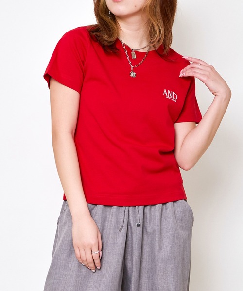 GORGE(ゴージ)の「《ワンポイント刺繍×シンプル》レディース 半袖Tシャツ 綿混 カジュアル 春夏秋(Tシャツ/カットソー・レディース・オフホワイト/レッド/イエロー/ネイビー/ブラック・F)」の15枚目の写真
