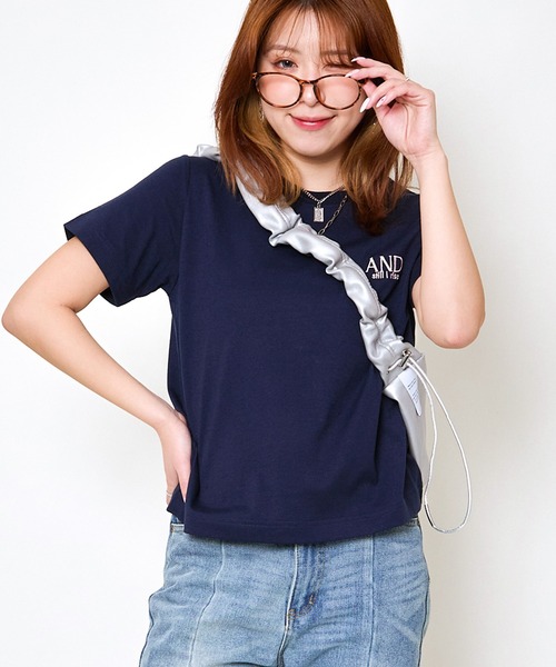 GORGE(ゴージ)の「《ワンポイント刺繍×シンプル》レディース 半袖Tシャツ 綿混 カジュアル 春夏秋(Tシャツ/カットソー・レディース・オフホワイト/レッド/イエロー/ネイビー/ブラック・F)」の11枚目の写真