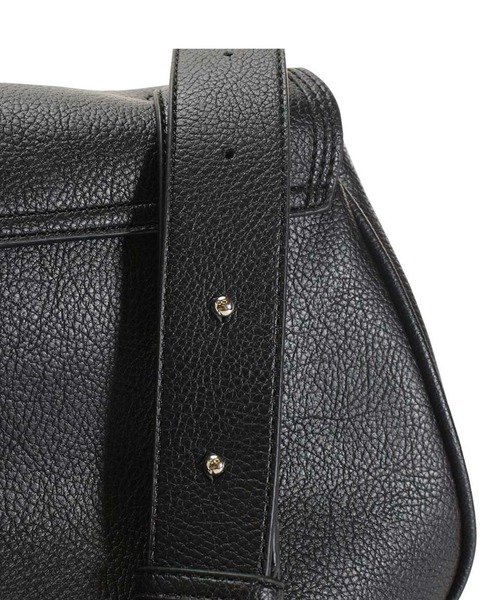 BarcosBlue（バルコスブルー）の「【BarcosBlue/バルコスブルー】シュリンクレザー調台形バッグ（ショルダーバッグ・レディース・ベージュ/ブラック・ONE SIZE）」の7枚目の写真
