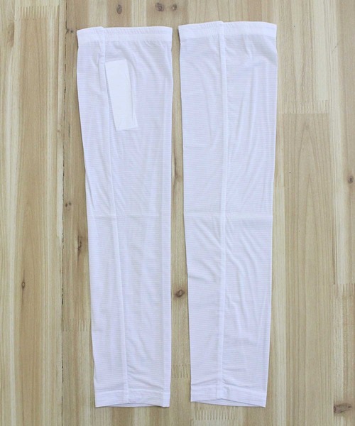 THE NORTH FACE(ザノースフェイス)の「TNF ハイブリッド リストレット アームカバー Hybrid Wristlet ザ・ノースフェイス 韓国限定ライン(アームカバー・メンズ・ホワイト/ブラック・L/M)」の4枚目の写真