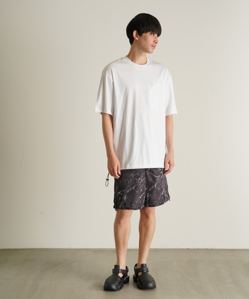 TRANSITION（トランジション）の「【TRANSITION】シルケットスムース ワイドシルエットポケットTEE ポケT（Tシャツ/カットソー・メンズ・ブラック/ホワイト・2/3）」の3枚目の写真