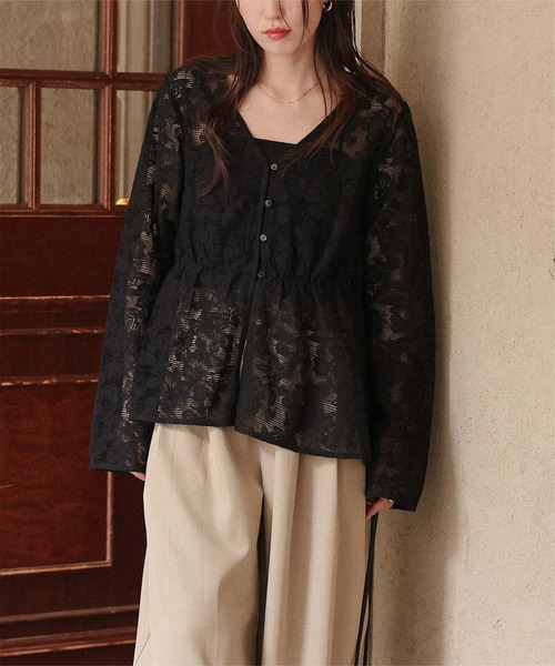 titivate（ティティベイト）の「Vネックペプラムデザインレースブラウス（シャツ/ブラウス・レディース・ブラック/オフホワイト・S/L/M）」の17枚目の写真