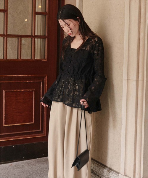 titivate（ティティベイト）の「Vネックペプラムデザインレースブラウス（シャツ/ブラウス・レディース・ブラック/オフホワイト・S/L/M）」の19枚目の写真